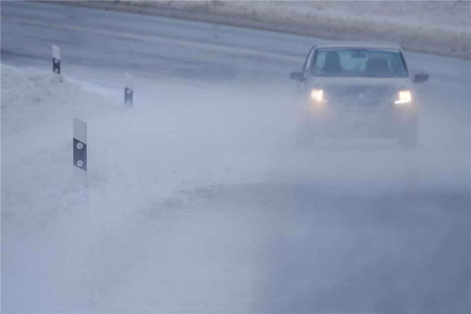 Viel Neuschnee und Schneeverwehungen werden vor allem am Freitag erwartet.Sebastian Willnow/dpa