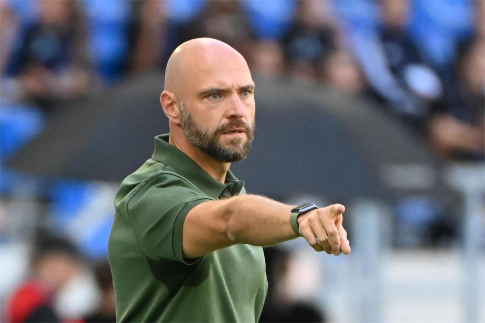 Viel lief in Mailand für das Wolfsburger Team von Trainer Stephan Lerch nicht zusammen. (Archivbild)Uli Deck/dpa