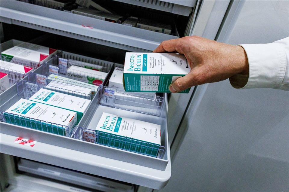 Viele Antibiotika basieren auf Penicillinen. (Illustration)Carsten Koall/dpa