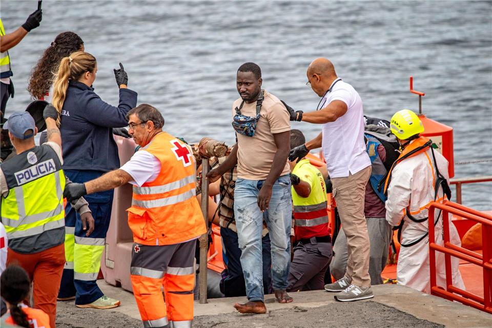 Viele Asylbewerber kommen über das Mittelmeer und betreten in Griechenland, Spanien oder Italien erstmals europäischen Boden. (Archivbild)Antonio Sempere/EUROPA PRESS/dpa