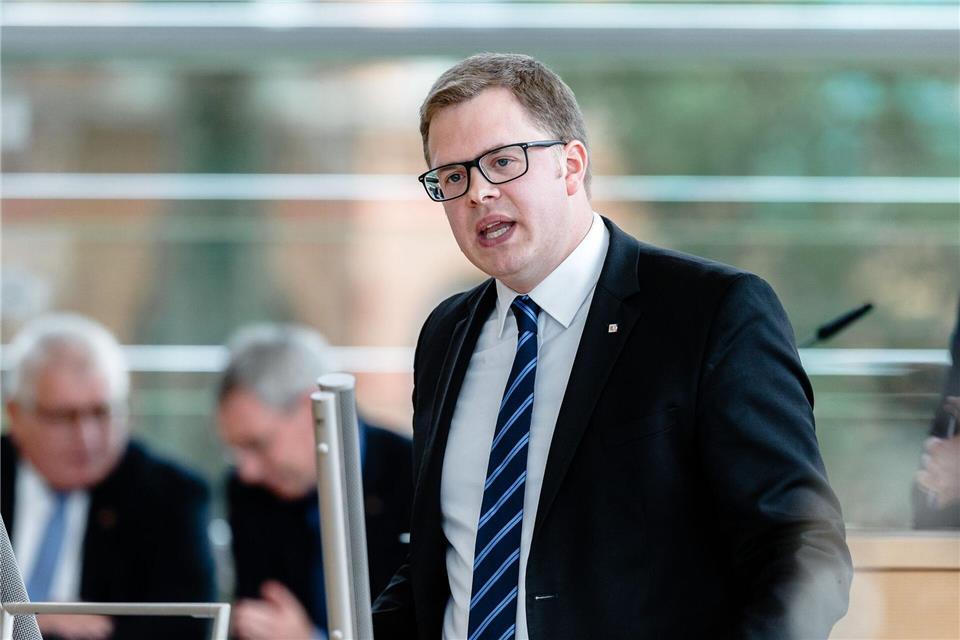 „Viele Auszubildende finden gerade in Ballungsräumen kaum bezahlbaren Wohnraum“, sagte Ole-Christopher Plambeck. (Archivbild)Markus Scholz/dpa