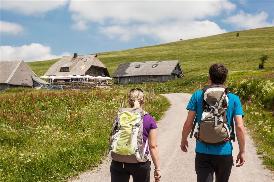 Viele Berghütten nehmen mit dem Frühling wieder den Betrieb auf.-/Hochschwarzwald Tourismus GmbH/dpa