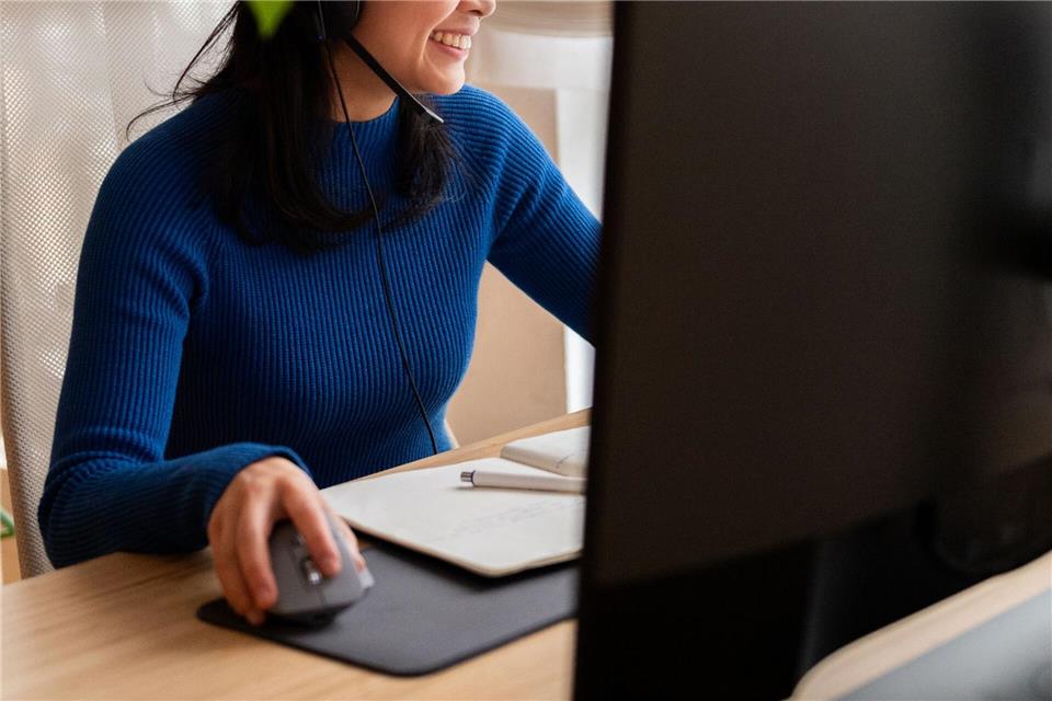 Viele Beschäftigte erwägen einen Quereinstieg: Hauptmotive sind ein höheres Gehalt, eine bessere Work-Life-Balance oder mehr Homeoffice-Möglichkeiten.Zacharie Scheurer/dpa-tmn