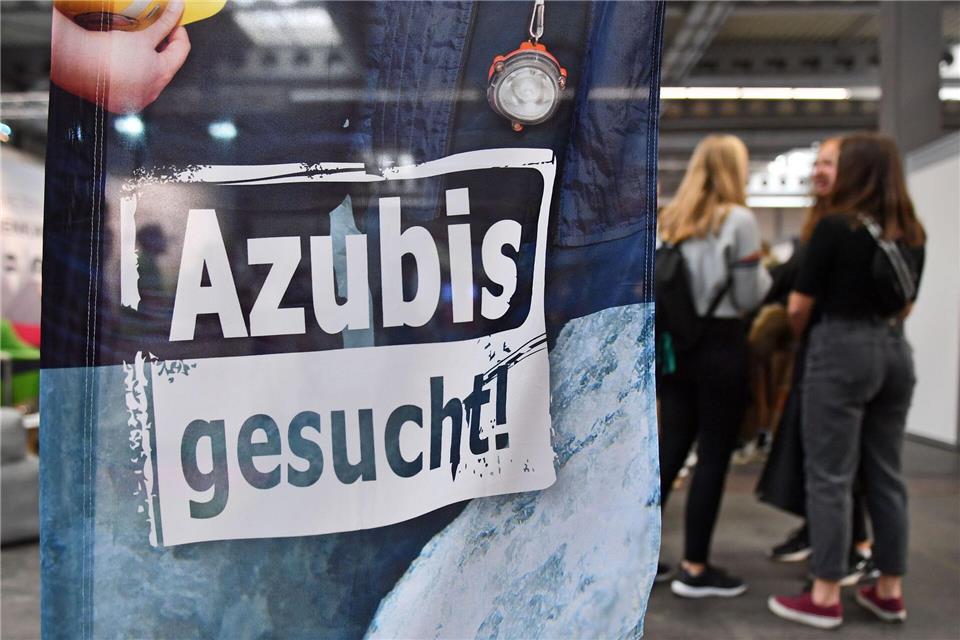 Viele Betriebe suchen Azubis, nicht überall ist die Bezahlung attraktiv.Martin Schutt/dpa-Zentralbild/dpa