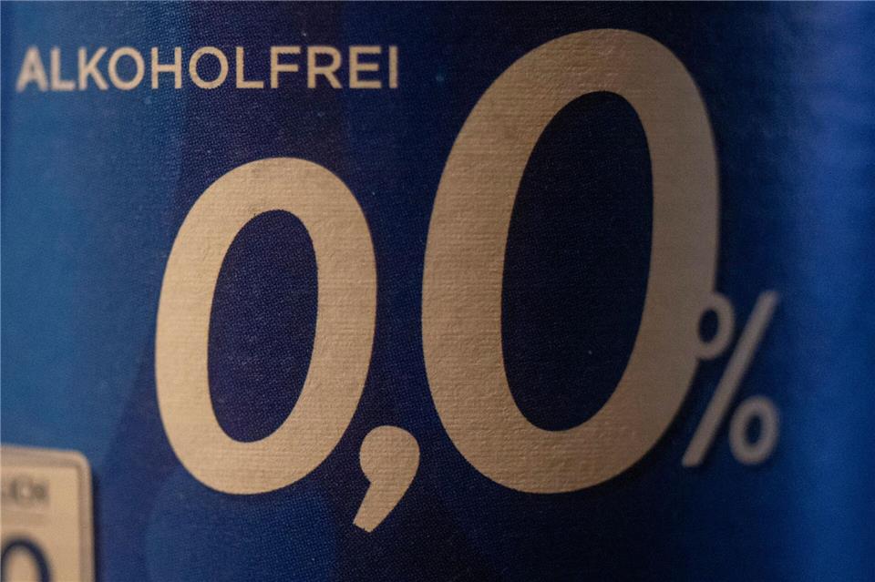 Viele Brauer setzten verstärkt auf alkoholfreies Bier. (Symbolbild)Christophe Gateau/dpa