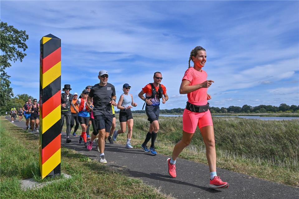 Viele Bundesländer hat Joyce Hübner bei „Joyce Städtetrip“ bereits durchquert, aktuell läuft sie durch Hessen und Rheinland-Pfalz.Patrick Pleul/dpa