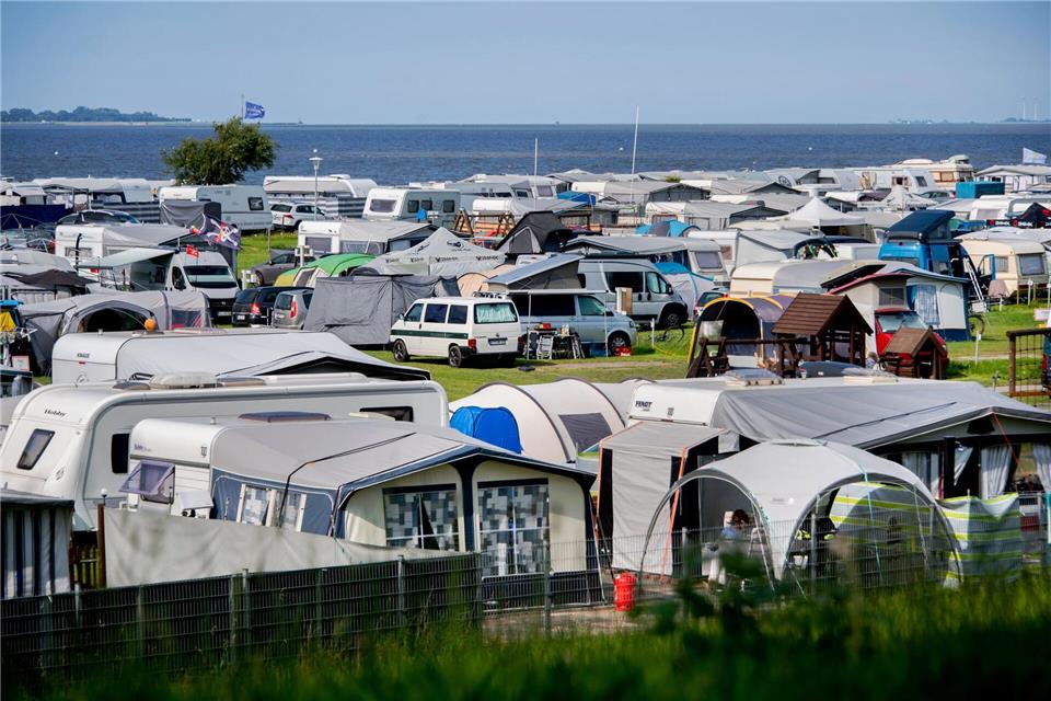 Viele Campingplätze berichten weiterhin von einer stabilen Buchungsnachfrage. (Archivbild)Hauke-Christian Dittrich/dpa