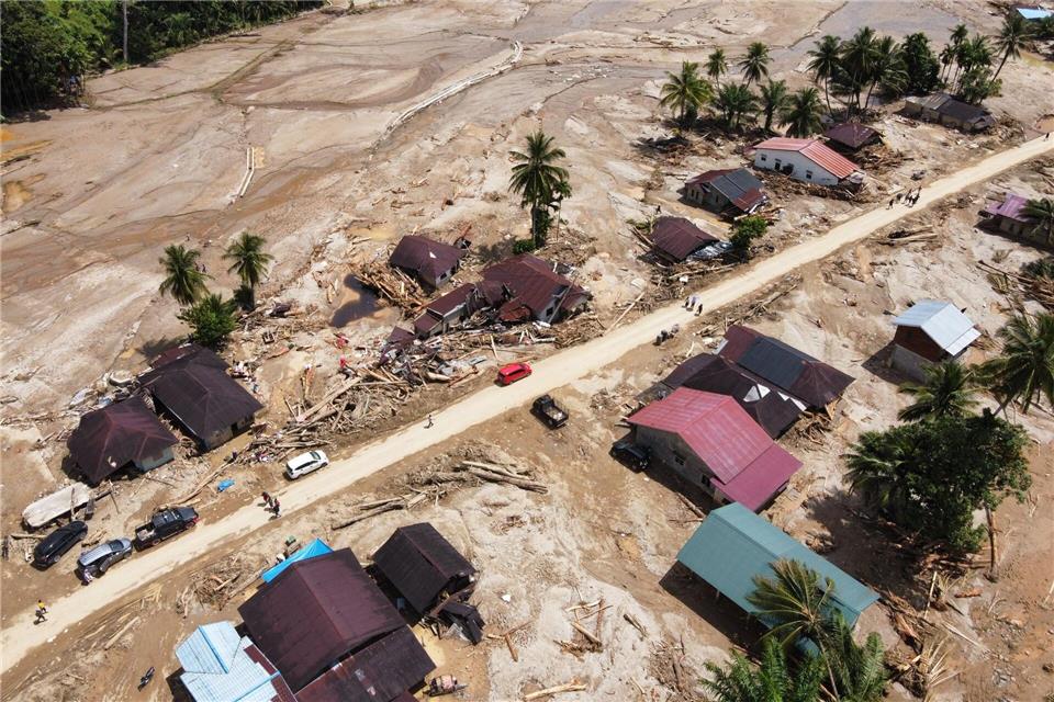 Viele Dörfer sind in den Schlammassen versunken.Binsar Bakkara/AP/dpa