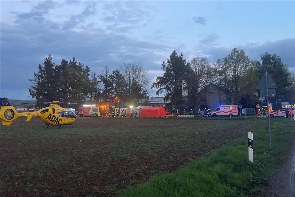 Viele Einsatzkräfte eilten am Donnerstag zur Unglücksstelle.Sascha Ditscher/dpa