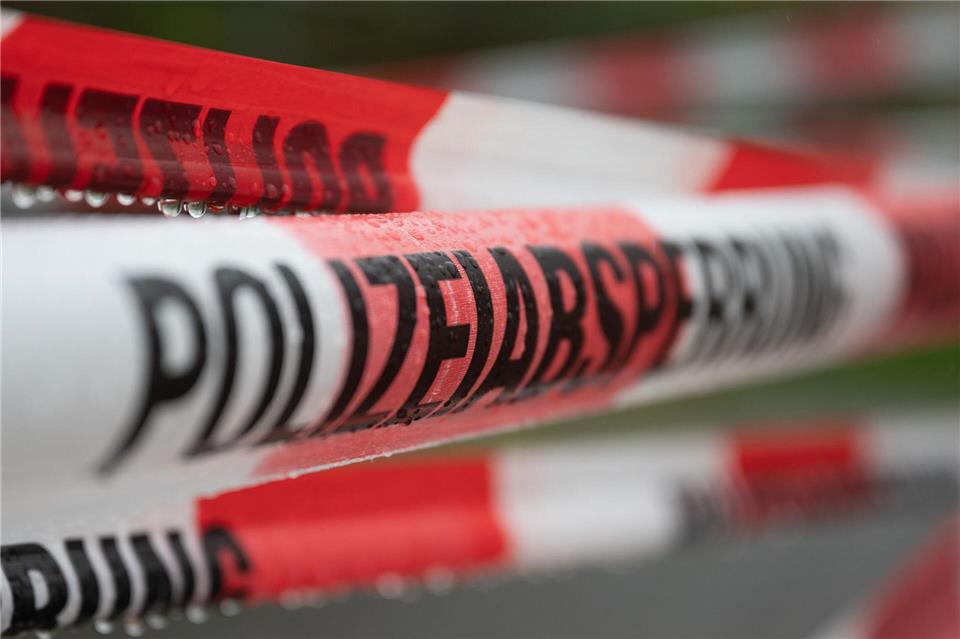 Streit in Schule: Teenager verletzt Schüler mit Bastelmesser Viele Fragen sind noch offen. (Symbolbild)Sebastian Kahnert/dpa