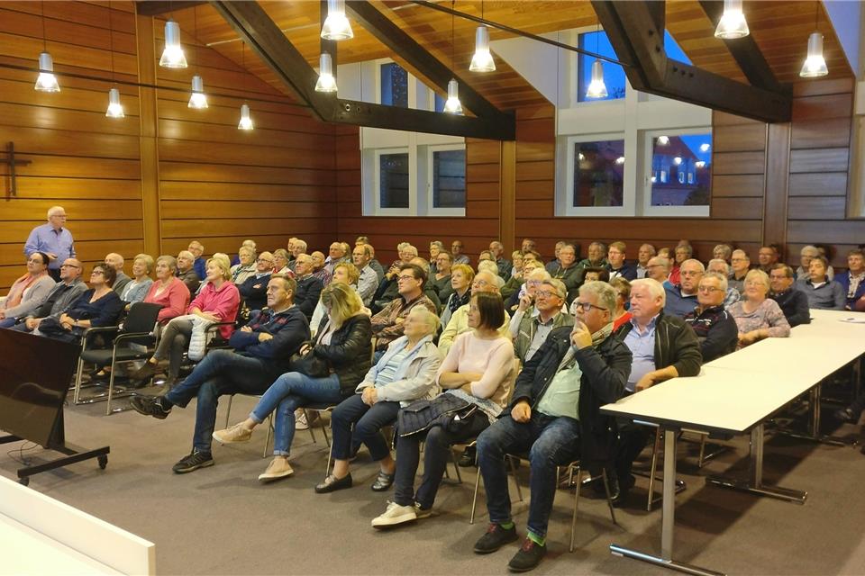 Viele Gäste kamen zum Bildvortrag der Reihe „Neues aus Alt-Raesfeld“ ins Rathaus.