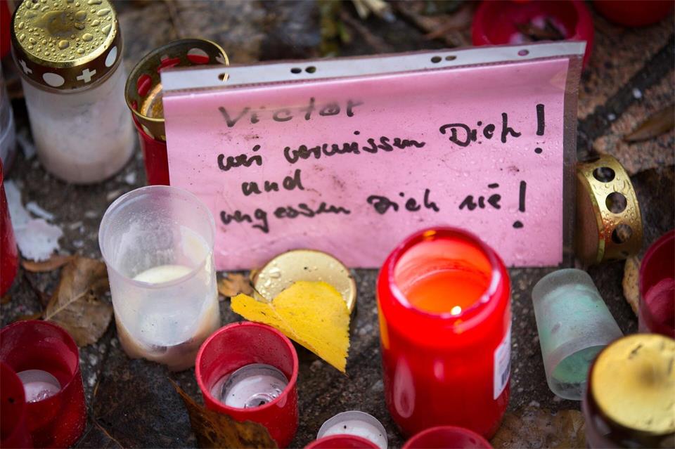 Viele Hamburger reagierten mit großer Betroffenheit auf den Mord an dem Schüler. (Archivbild)picture alliance / Christian Charisius/dpa