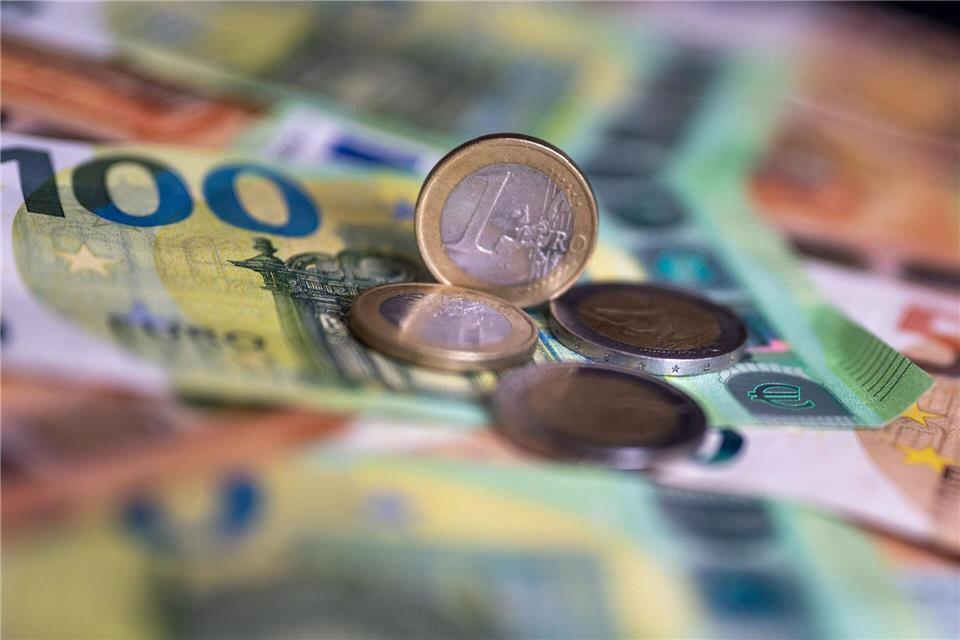 Viele Kommunen in Nordrhein-Westfalen ächzen unter der hohen Schuldenlast. (Symbolbild)Monika Skolimowska/dpa