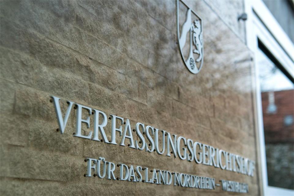 Viele Kommunen in Nordrhein-Westfalen prüfen derzeit, ob sie sich gegen die Lasten, die aus dem Ganztagsförderungsgesetz erwachsen, juristisch wehren können. (Symbolbild)Guido Kirchner/dpa