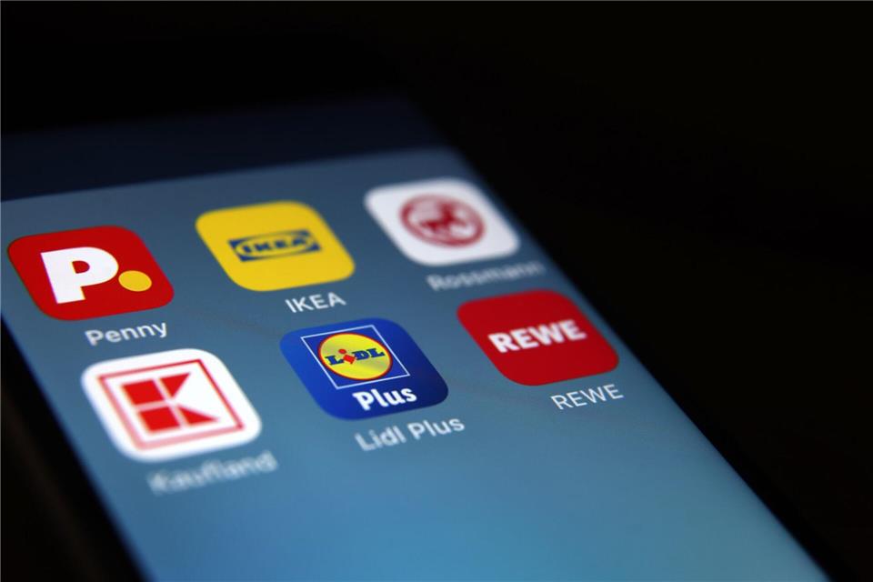Viele Lebensmittelhändler setzen auf Apps, um Kunden fester an sich zu binden.Karl-Josef Hildenbrand/dpa