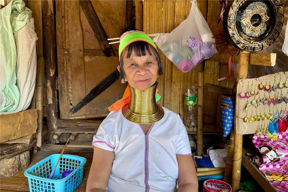 Viele „Long Neck Karen“ leben als Minderheit im Norden von Thailand.Carola Frentzen/dpa