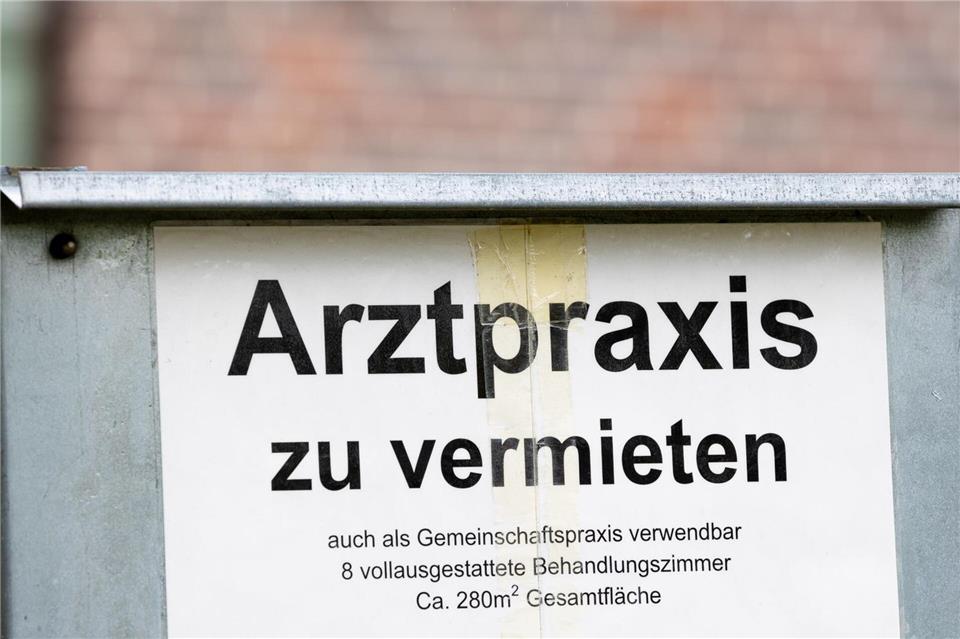 Viele Mediziner aus dem Ausland stellen Antrag auf Ausbildungsanerkennung. (Symbolbild)Moritz Frankenberg/dpa