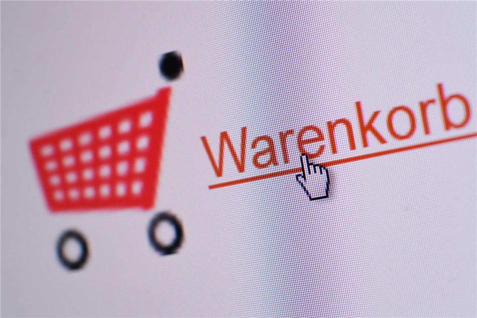 Viele Menschen kaufen auch online ein. (Symbolbild)Andrea Warnecke/dpa-tmn/dpa