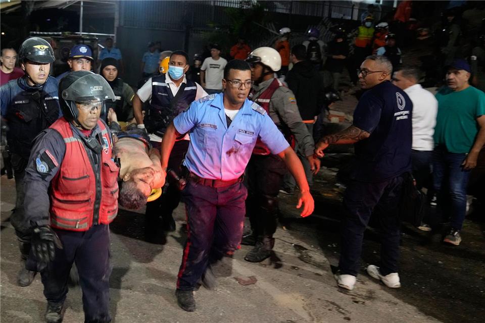 Viele Menschen wurden verletzt, zahlreiche Todesopfer werden vermutet.Ariana Cubillos/AP/dpa