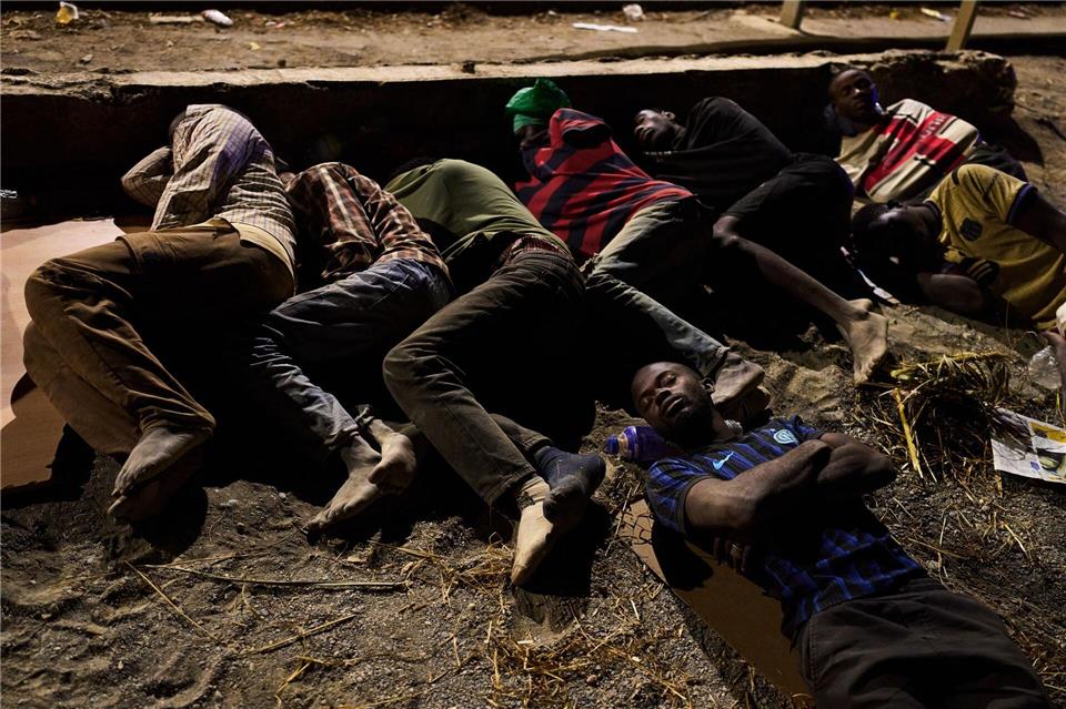 Viele Migranten wollen nicht nach Marokko zurück.Bernat Armangue/AP/dpa