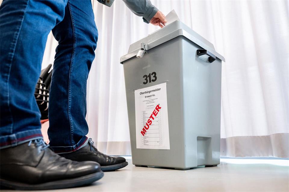 Viele Niedersachsen sind heute noch einmal zum Gang ins Wahllokal aufgerufen. (Archivbild)Hauke-Christian Dittrich/dpa