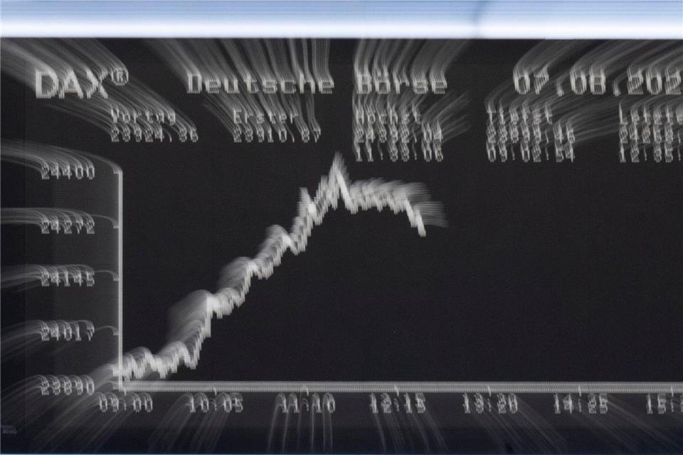 Viele Top-Manager in der ersten deutschen Börsenliga verdienen gut. Im internationalen Vergleich werden aber teils noch weit höhere Bezüge gewährt. (Symbolbild)Boris Roessler/dpa