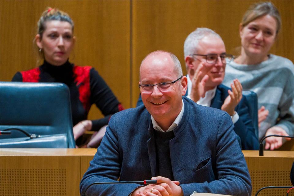 Viele Umarmungen gab es zum Abschied aus dem Landtag. Auch Gerd Schreiner von der CDU wird nicht wieder antreten.Andreas Arnold/dpa