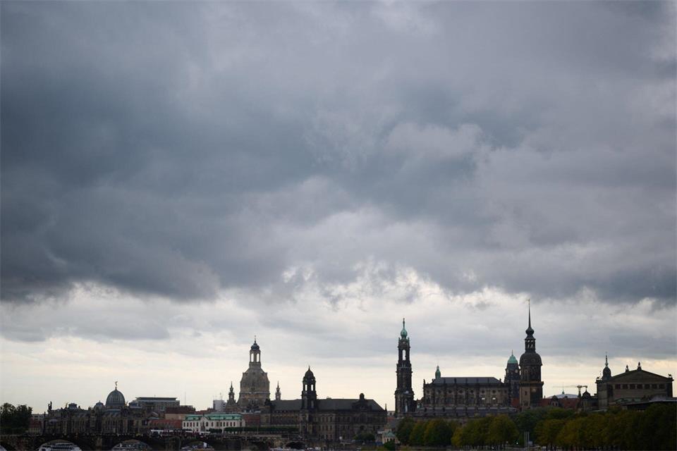Viele Wolken bestimmen die Wetterlage. (Symbolbild)Katharina Kausche/dpa