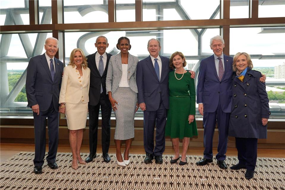 Viele frühere US-Präsidenten waren bei der Einweihung ebenfalls dabei.Pablo Martinez Monsivais/AP Pool/AP/dpa
