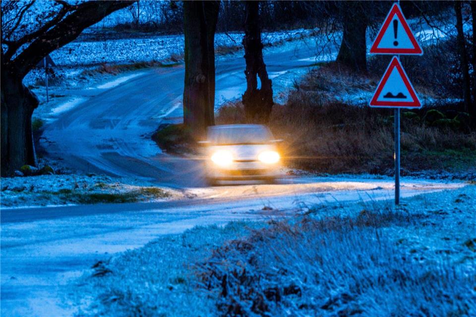 Viele im Nordosten hatten am Brückentag noch frei. Wohl auch deshalb registrierte die Polizei keine Häufung von Unfällen am Morgen.Jens Büttner/dpa