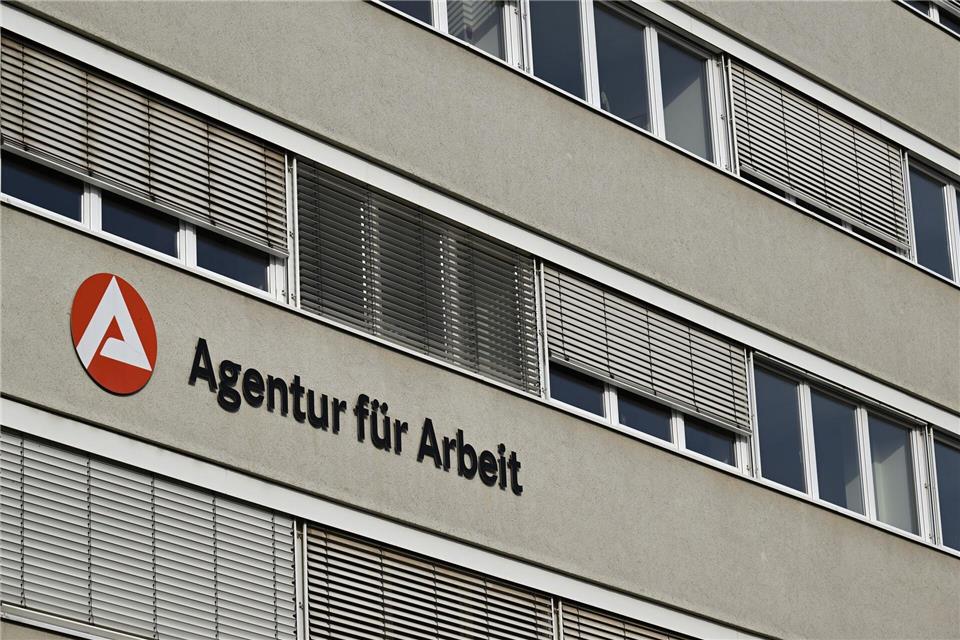 Viele junge Erwachsene haben keinen Berufsabschluss und damit schlechte Chancen auf dem Arbeitsmarkt.Martin Schutt/dpa