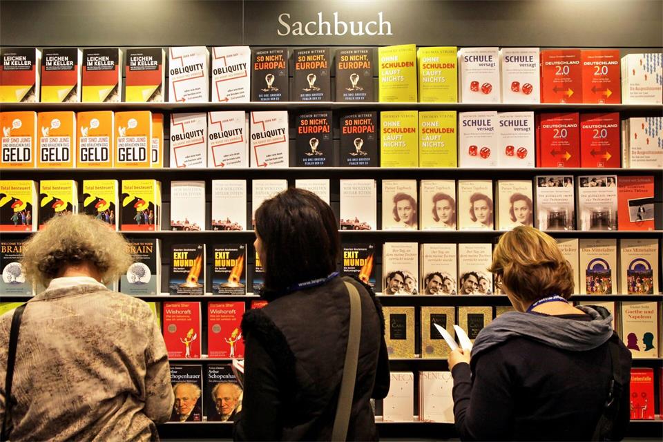 Vieles dreht sich um Bücher. (Archivbild)Jan Woitas/dpa-Zentralbild/dpa