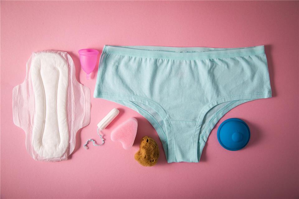 Vielfalt der Menstruationsprodukte: von Tampons über Menstruationstassen bis hin zu Periodenunterwäsche. Jede sollte das Produkt wählen, das am besten zu ihr passt.Christin Klose/dpa-tmn