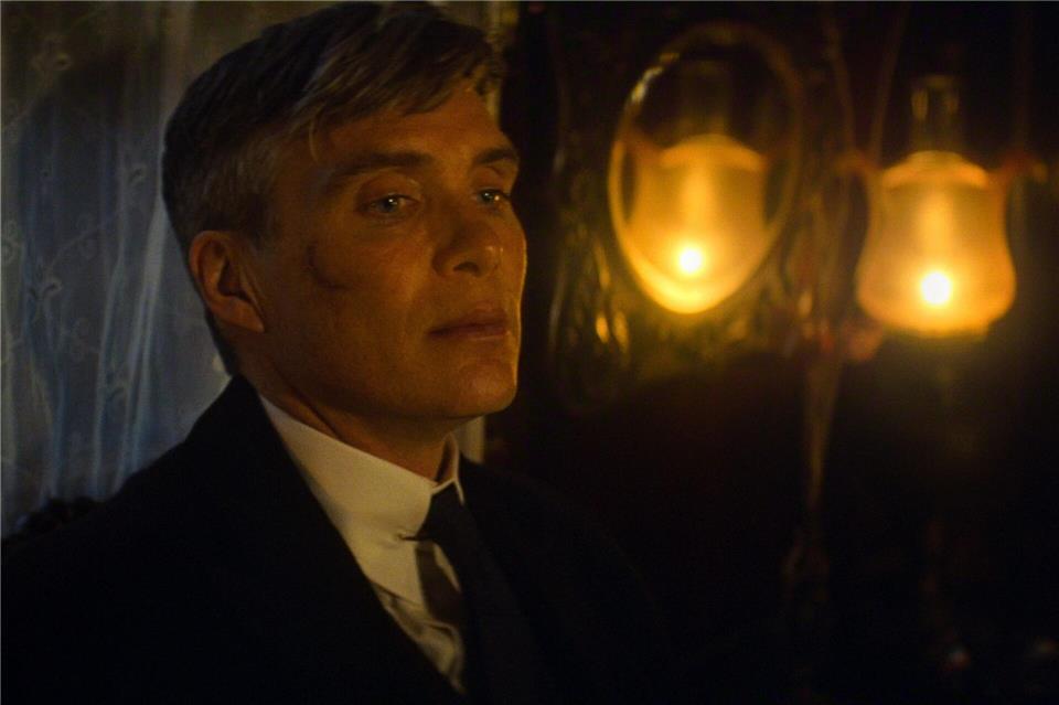 Vier Jahre nach der letzten Staffel von „Peaky Blinders“ kehrt Gangster Tommy Shelby (Cillian Murphy) in einem Film zurück. -/Netflix/dpa