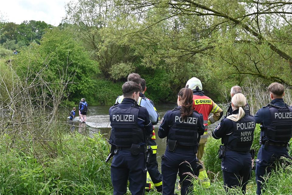 Vier Männer kenterten mit ihrem Kanu auf der Lippe am Donnerstagmittag.