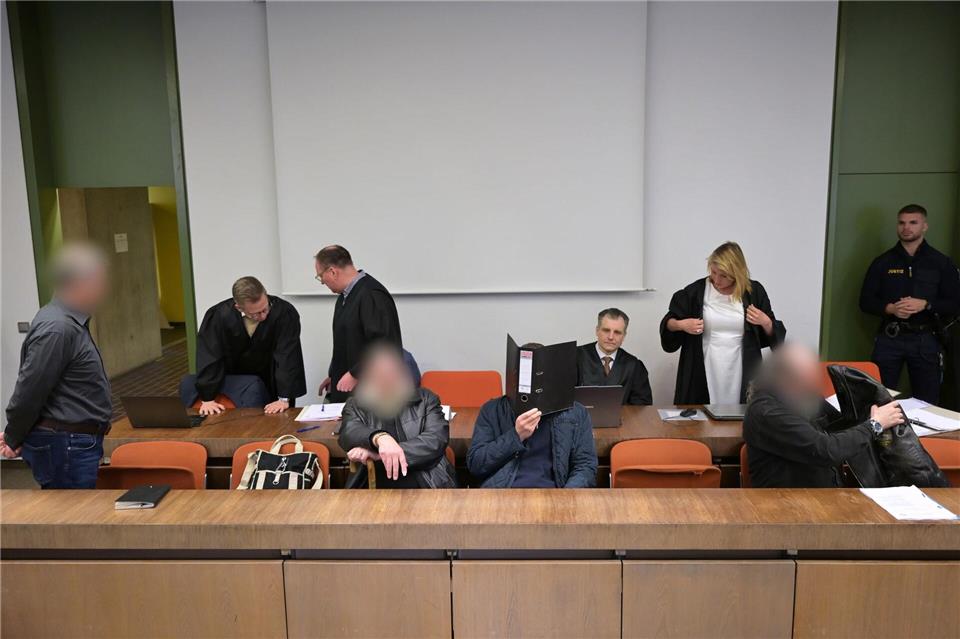 Vier Männer stehen derzeit vor Gericht.Malin Wunderlich/dpa