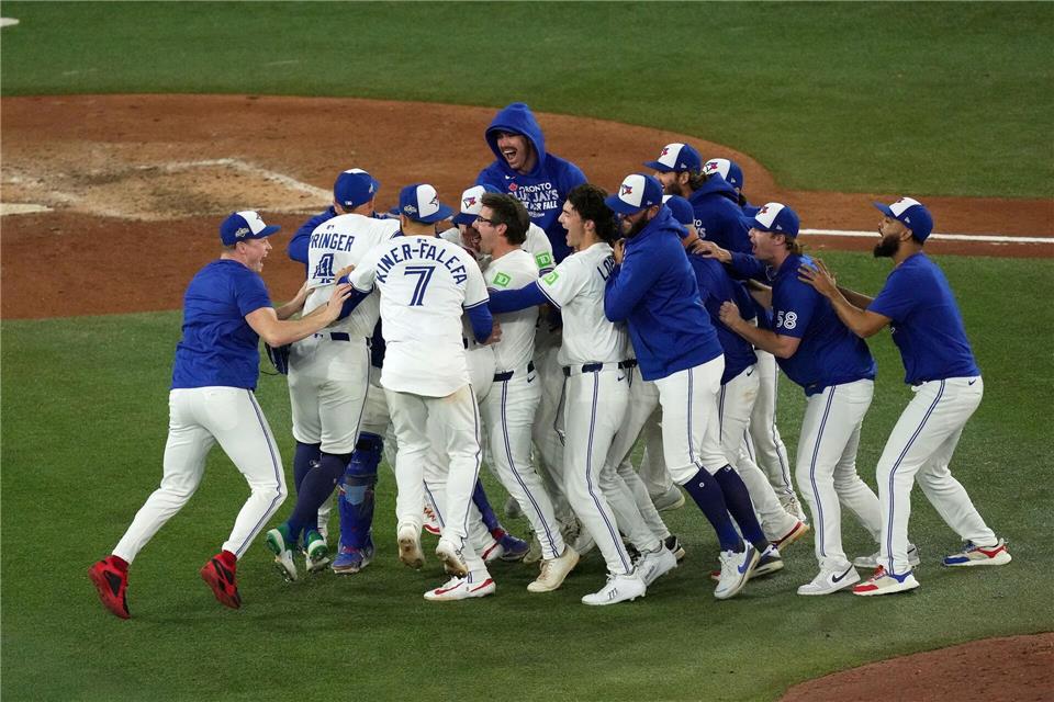 Vier Siege fehlen den Toronto Blue Jays zum Titel in der World Series.Chris Young/The Canadian Press/AP/dpa