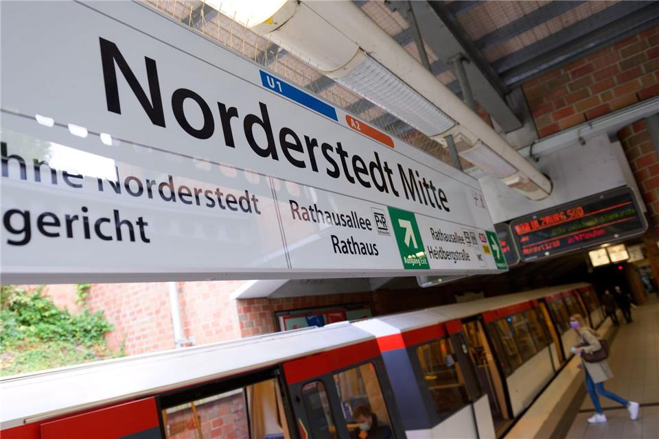 Vier Wochen lang sollen keine Züge auf der U1-Strecke zwischen Norderstedt Mitte und Garstedt verkehren. (Archivbild)Jonas Walzberg/dpa