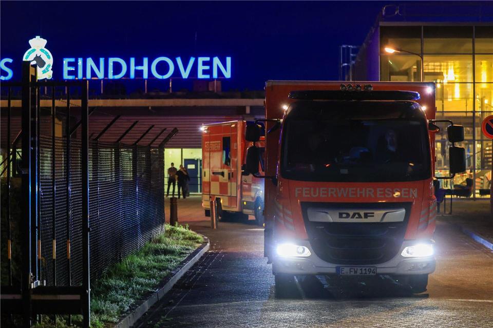 Vier deutsche Passagiere der „Hondius“ werden nach Frankfurt gebracht.Christoph Reichwein/dpa