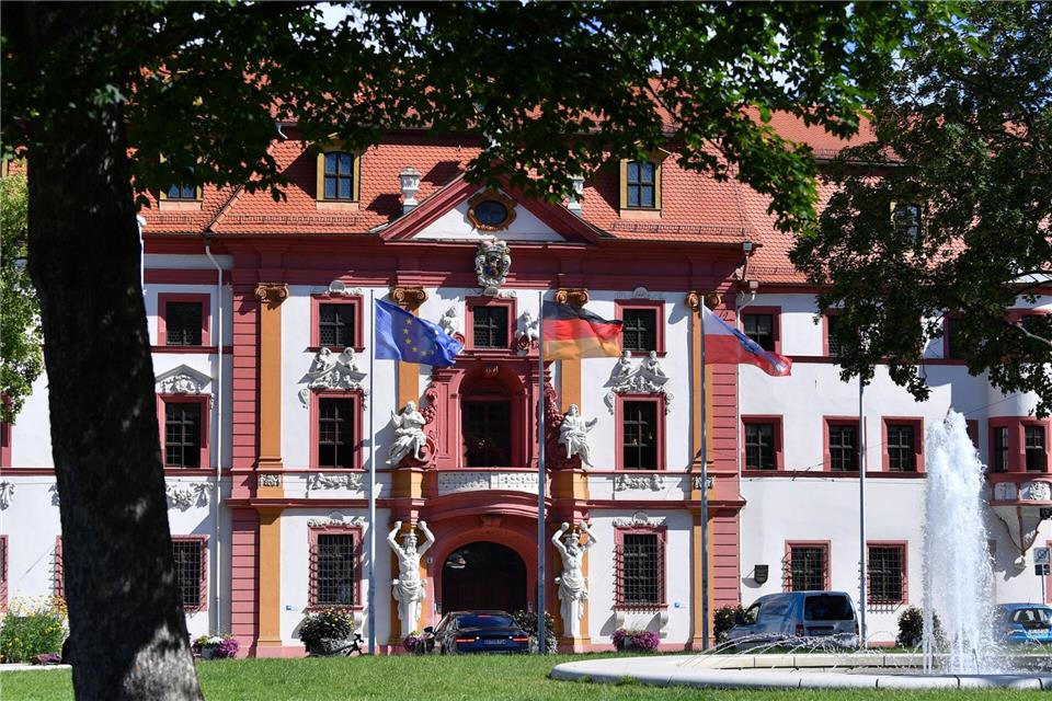 Vier neue Staatssekretäre sollen am Dienstag vom Kabinett abgesegnet und anschließend ernannt werden. (Archiv-Symbolbild)Martin Schutt/dpa-Zentralbild/dpa
