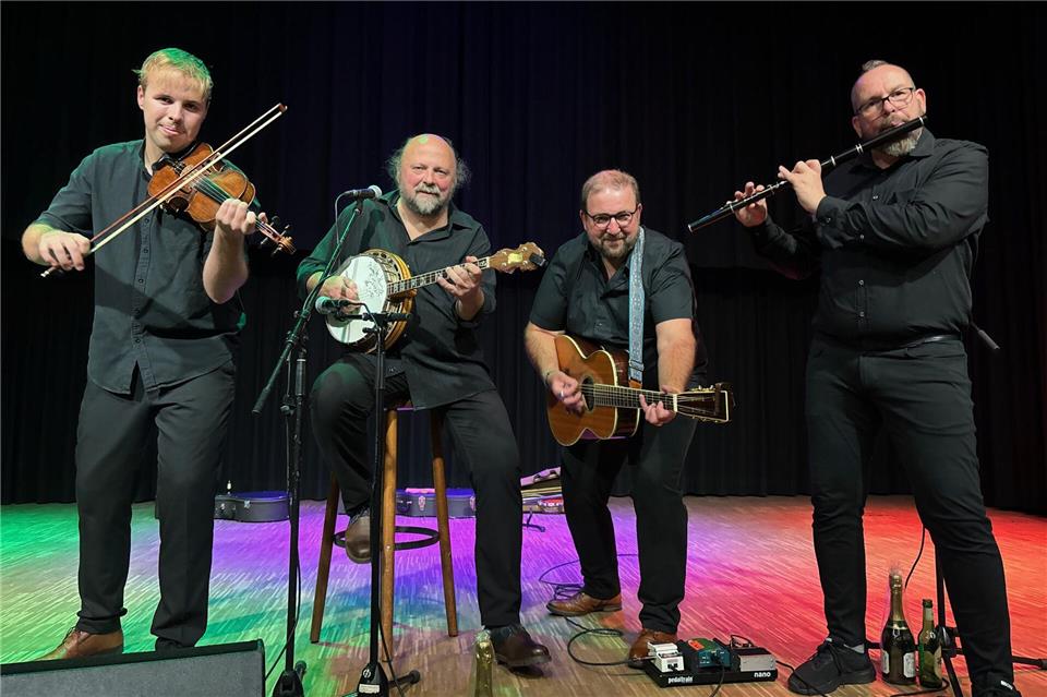 Vier tolle Musiker: Liam Gleba, Jörg Gleba, Kevin Sheehan und Roland Noack sind „The Stokes“.