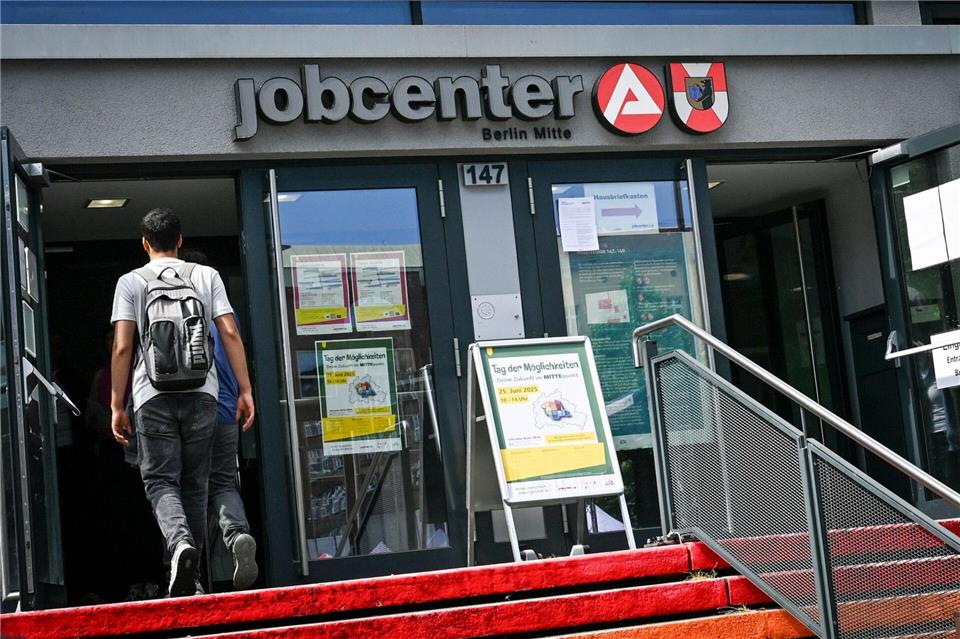 Vier von zehn arbeitslosen Männern in Thüringen haben keinen Berufsabschluss. (Symbolbild)Jens Kalaene/dpa