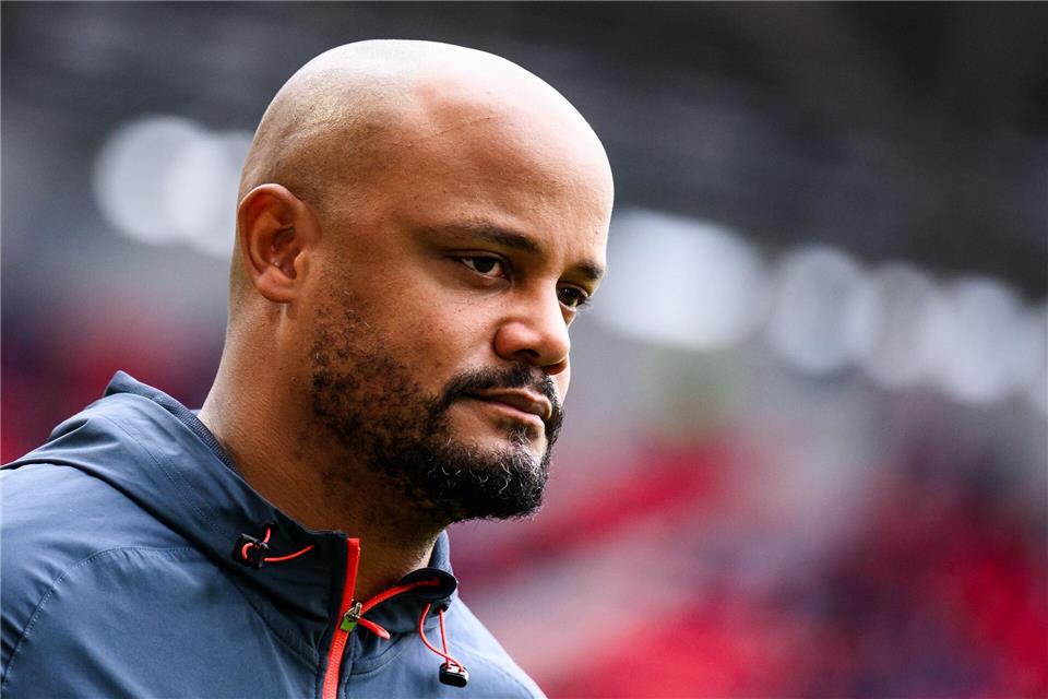 Vincent Kompany lässt sich nicht in die Karten schauen. (Archivbild)Tom Weller/dpa