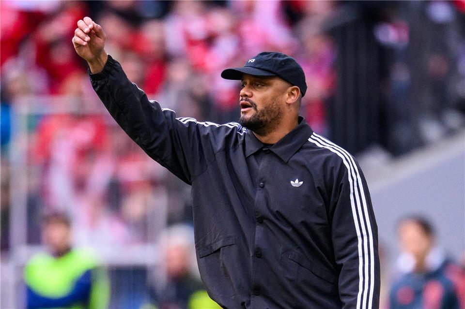 Vincent Kompany stellt sich auf ein schweres Pokalspiel in Leverkusen ein. (Archivbild)Tom Weller/dpa