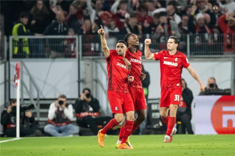 Vincenzo Grifo (M) ist nun alleiniger Freiburger RekordtorschützeSilas Stein/dpa