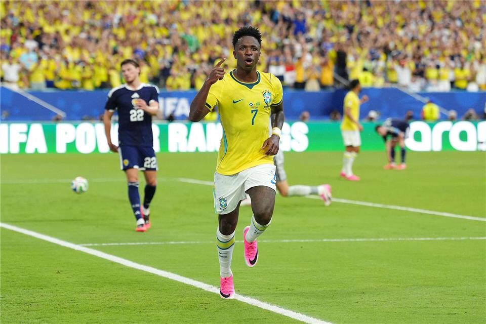 Vinícius Jr. hat ein sehr spezielles Verhältnis zu seiner Großmutter. Martin Rickett/PA Wire/dpa