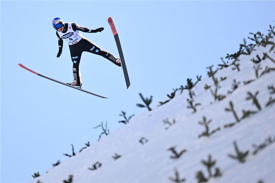 Vinzenz Geiger feiert den Sieg in Seefeld.Barbara Gindl/APA/dpa