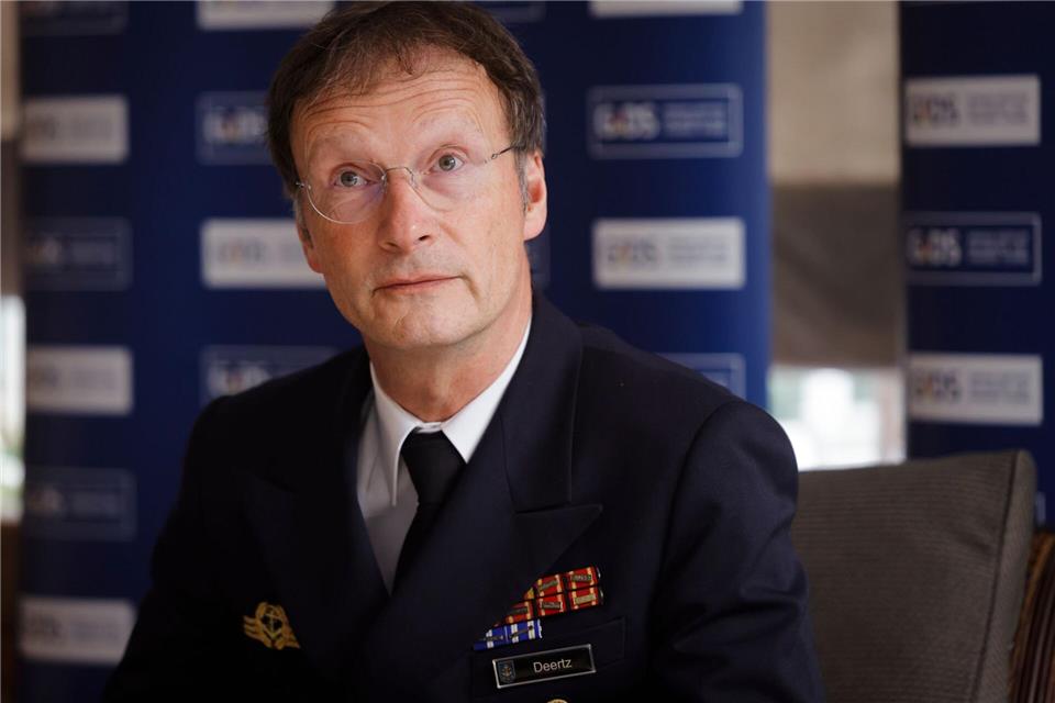 Vizeadmiral Axel Deertz spricht über die das Verhalten russischer Militäreinheiten im Ostseeraum.Frank Molter/dpa