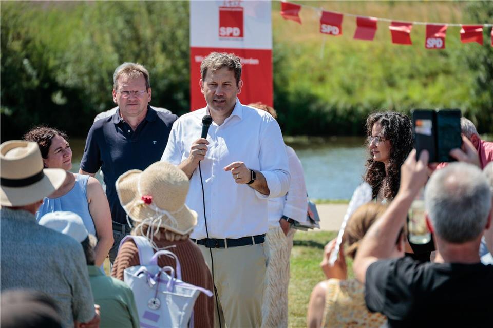 Vizekanzler Lars Klingbeil beim Sommerfest der SPD Verden.Focke Strangmann/dpa