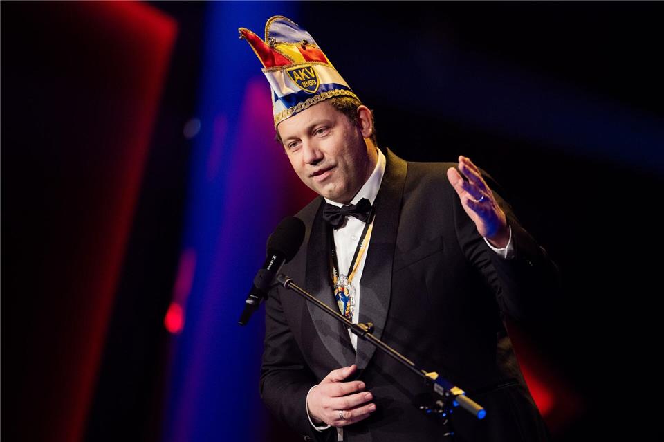 Vizekanzler Lars Klingbeil hielt die Laudatio auf die Kabinettskollegin.Rolf Vennenbernd/dpa